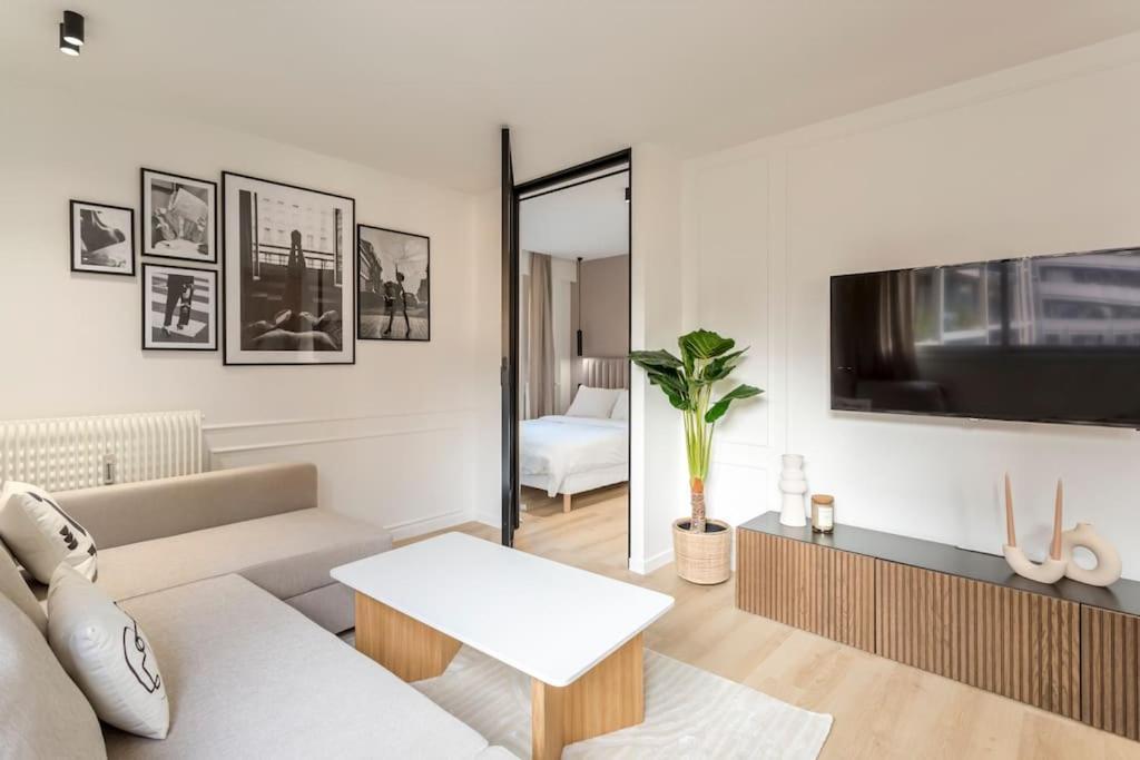 Appartement Luxurious 3 Min Walk From Eiffel Tower à Paris Extérieur photo