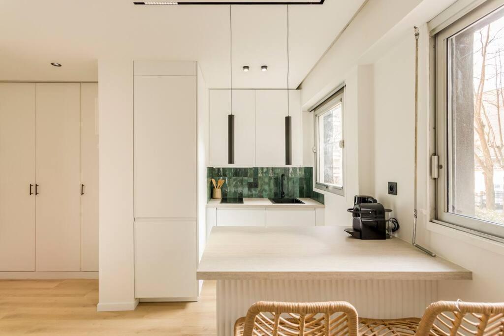 Appartement Luxurious 3 Min Walk From Eiffel Tower à Paris Extérieur photo