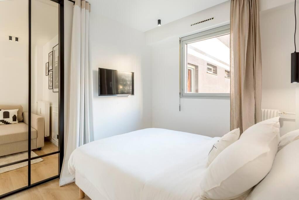 Appartement Luxurious 3 Min Walk From Eiffel Tower à Paris Extérieur photo